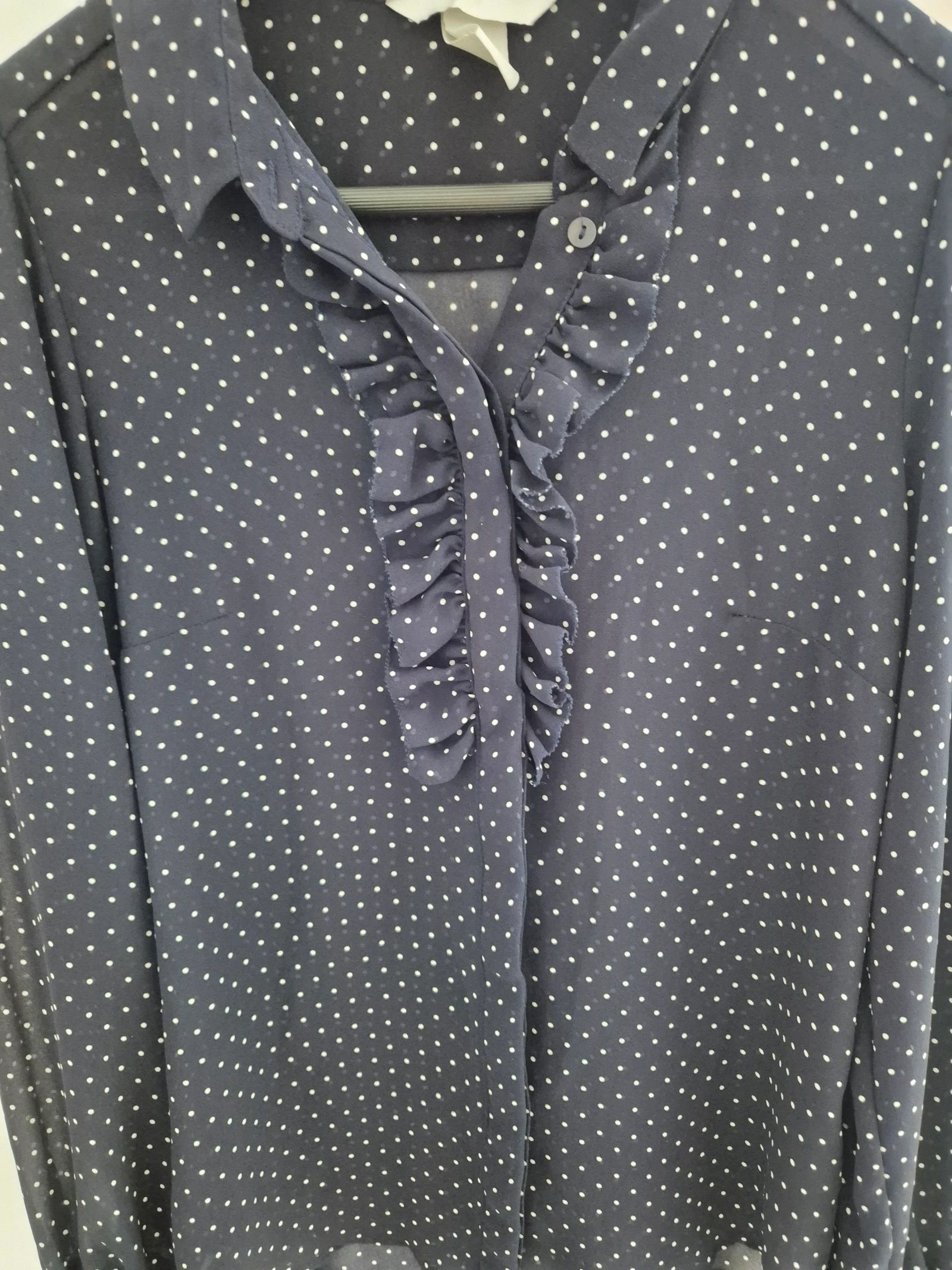 H&M Donkerblauwe Blouse met Stipjes & Ruffles | Maat 36 (S) – photo 4